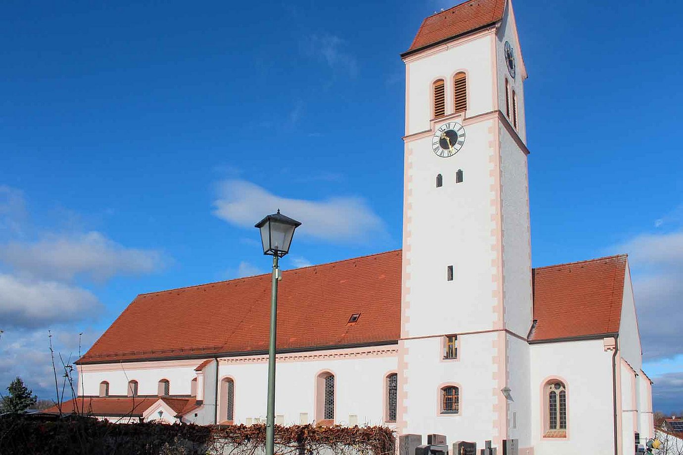 Die Pfarrkirche St. Martin in Oberpöring. (Bild: Gottfried Rehm) Die Pfarrkirche St. Martin in Oberpöring. (Bild: Gottfried Rehm)