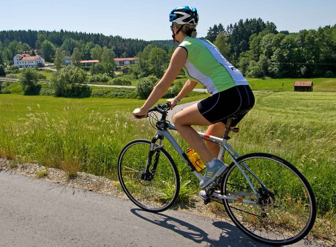 Die ILE will ihr Radwegenetz ausbauen. Es soll vor allem dem Alltagsverkehr dienen, gleichzeitig das Gebiet aber attraktiver für Naherholung und Tourismus machen. (Bild: Landkreis Deggendorf) Die ILE will ihr Radwegenetz ausbauen. Es soll vor allem dem Alltagsverkehr dienen, gleichzeitig das Gebiet aber attraktiver für Naherholung und Tourismus machen. (Bild: Landkreis Deggendorf)