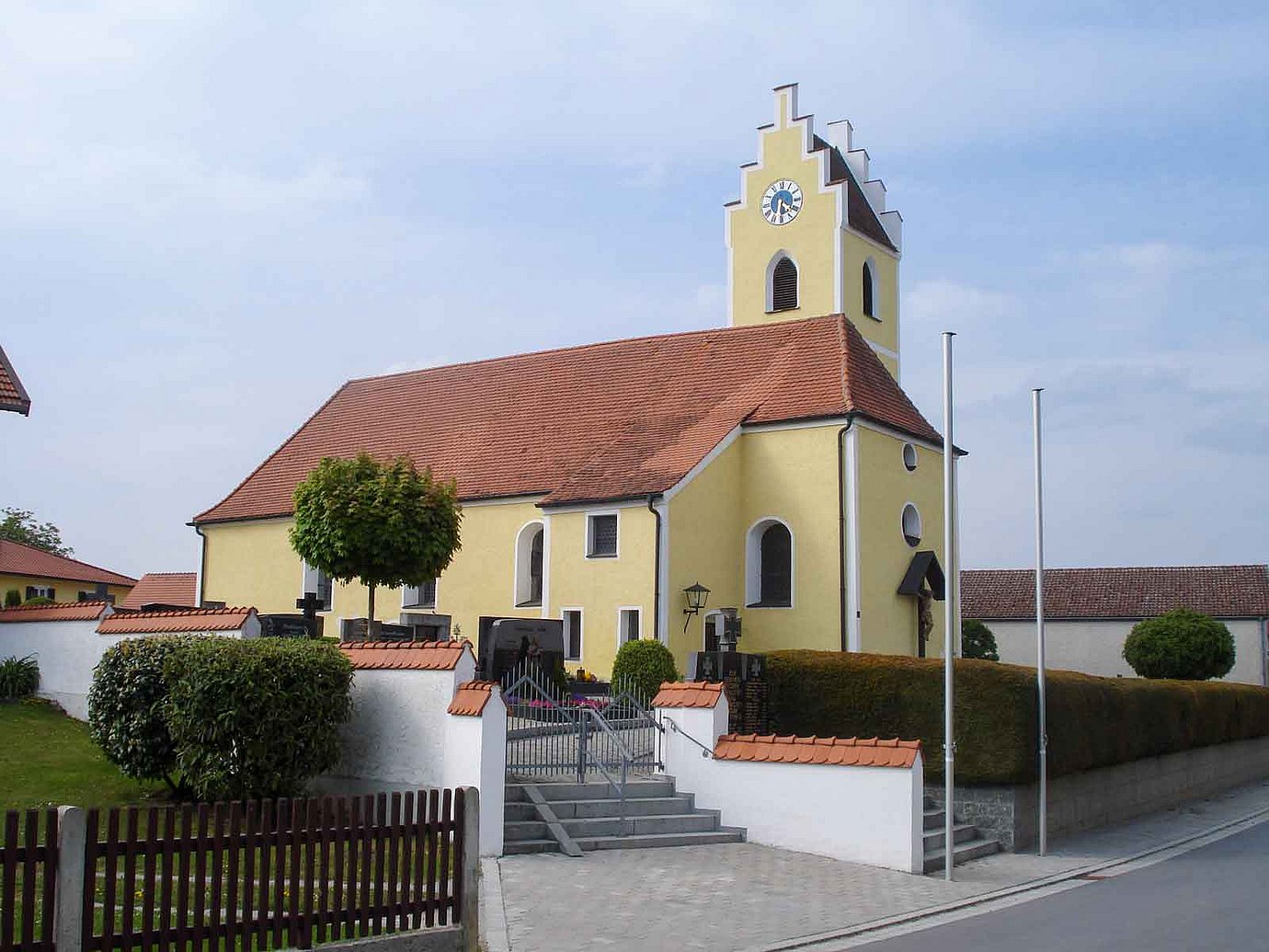 Die Kirche St. Martin in Ramsdorf. (Foto: Gemeinde Wallerfing) Die Kirche St. Martin in Ramsdorf. (Foto: Gemeinde Wallerfing)